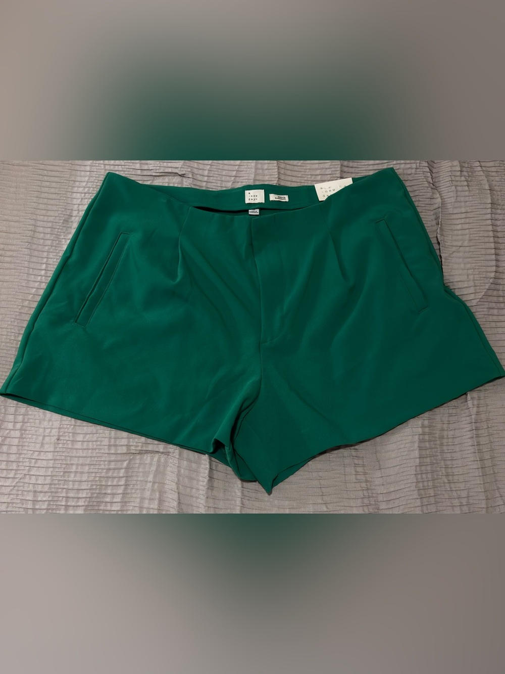 NWT a new day Green High-Waist Tailored Women's Shorts